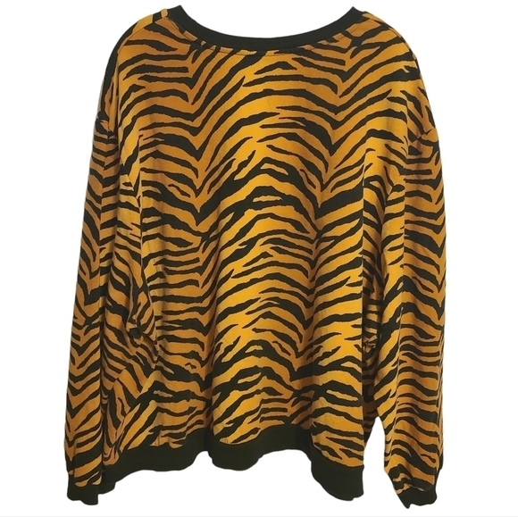 ASOS Design | Women's All Over Animal Zebra Printed Sweatshirt (US Size 24) - Picture 12 of 13